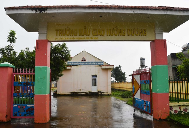 Ban Từ thiện: Tặng quà Trung Thu cho các em học sinh ở Đắk Som, Đăk Nông